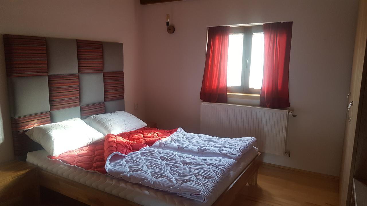 Konoba Ognjiste Bed and Breakfast Sokolac  Exteriör bild