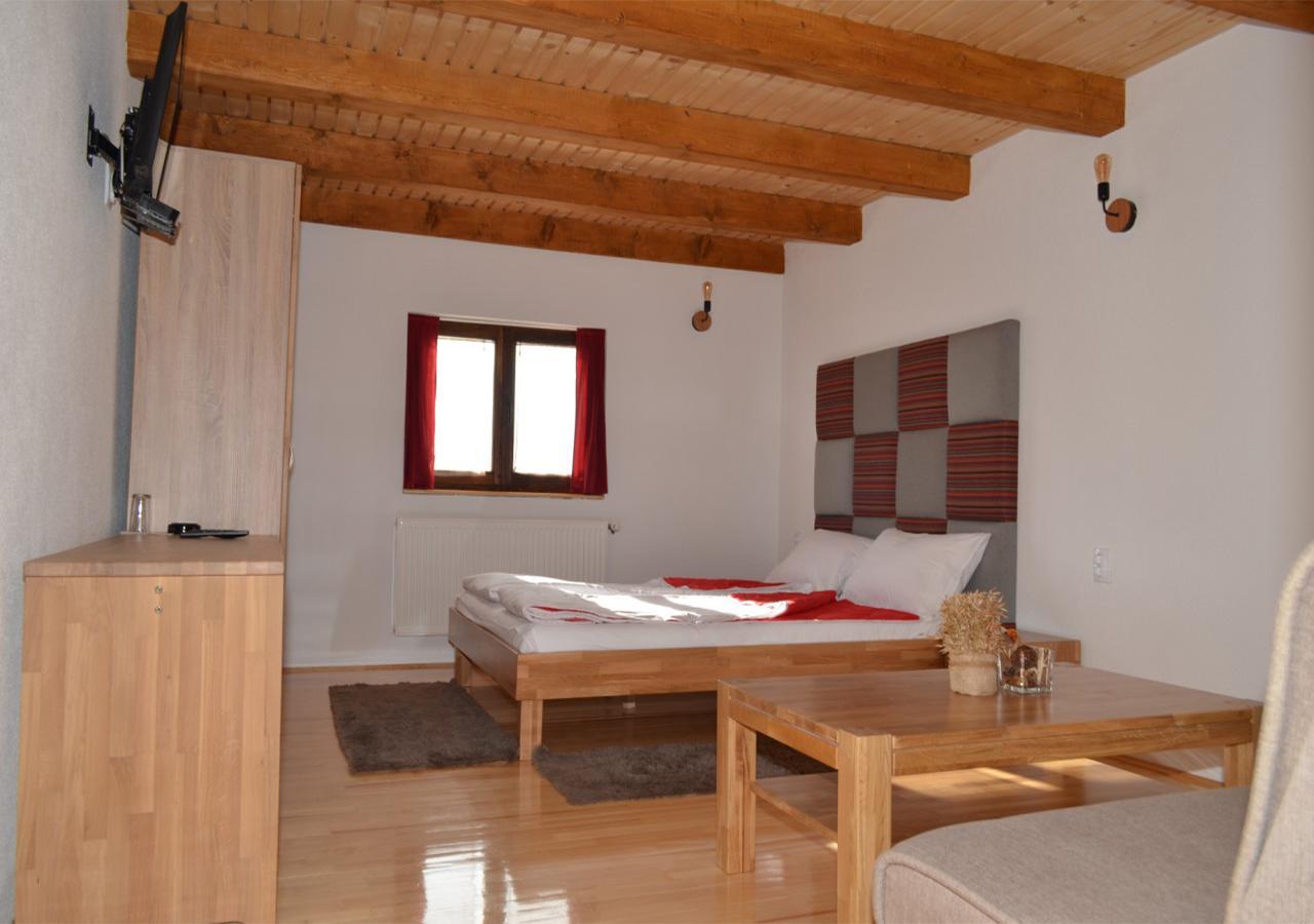 Konoba Ognjiste Bed and Breakfast Sokolac  Exteriör bild