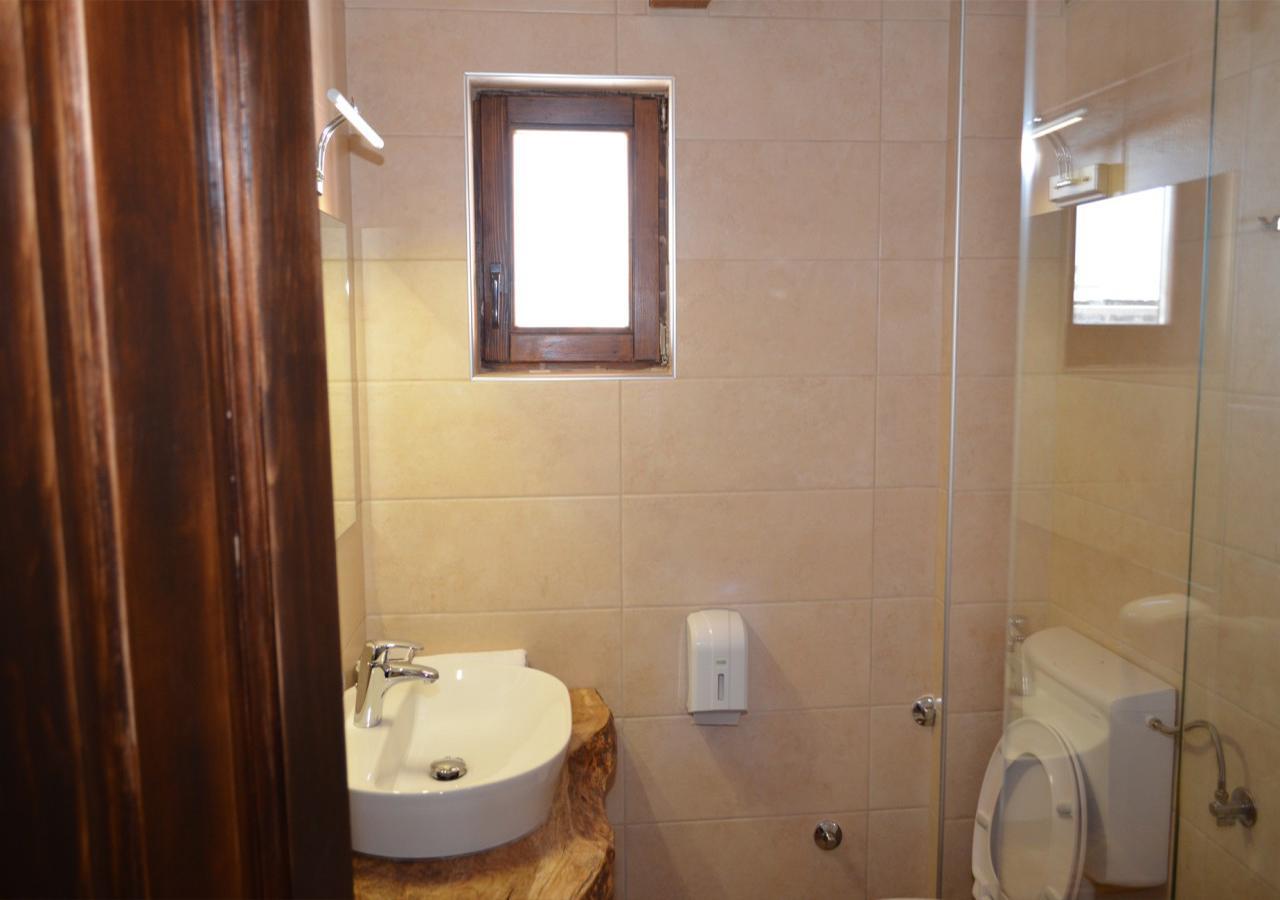Konoba Ognjiste Bed and Breakfast Sokolac  Exteriör bild