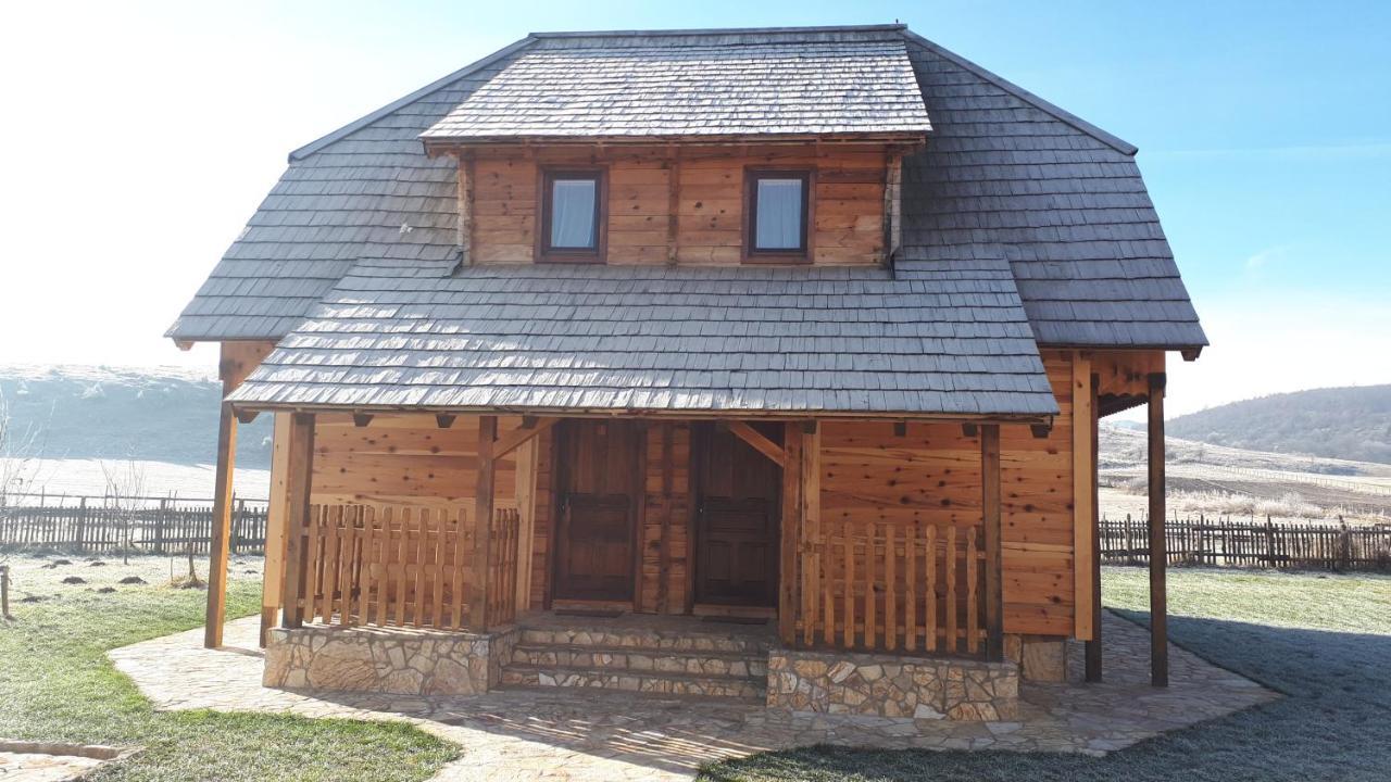 Konoba Ognjiste Bed and Breakfast Sokolac  Exteriör bild