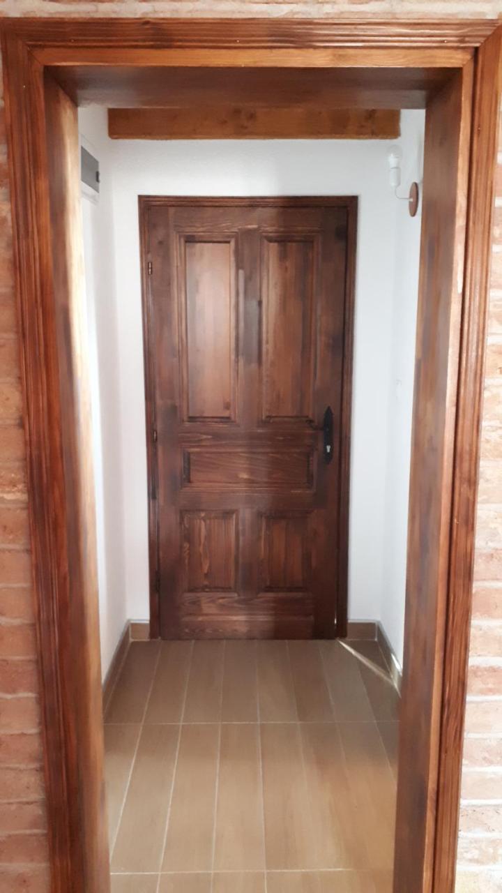Konoba Ognjiste Bed and Breakfast Sokolac  Exteriör bild