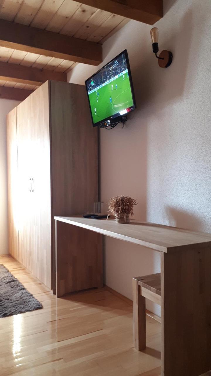 Konoba Ognjiste Bed and Breakfast Sokolac  Exteriör bild