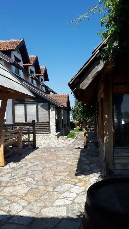 Konoba Ognjiste Bed and Breakfast Sokolac  Exteriör bild